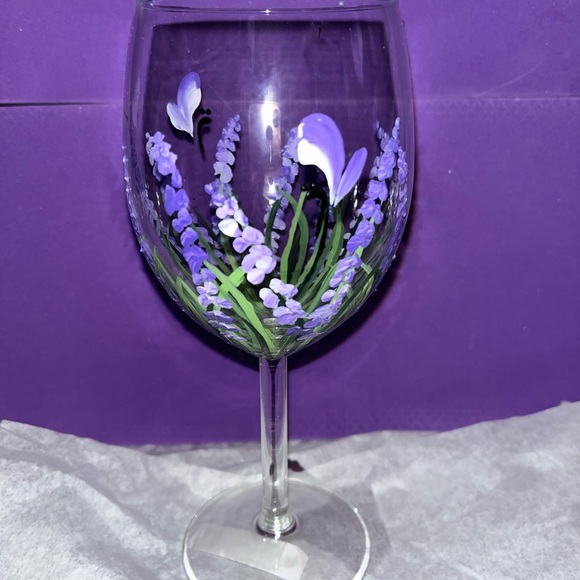 Beautiful Handpainted Wine Glass - Brand New - Picture 2 of 6